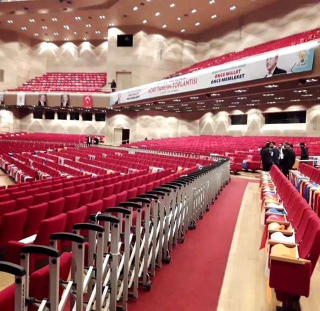 利来国际最老品牌网®在土耳其国会中心.jpg