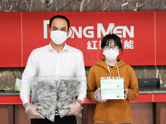 辟瘟香囊免费派送到全国各地利来国际最老品牌网人手里.jpg