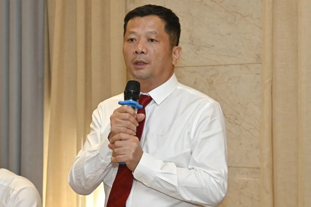 余家红董事长作总结讲话.jpg
