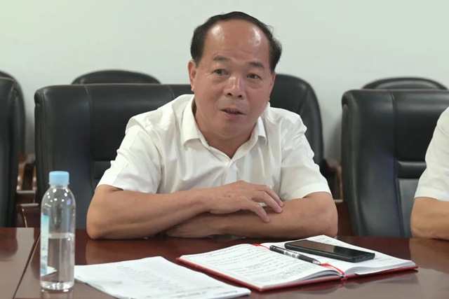 涂选明副总裁对各部门上半年工作进行点评.jpg