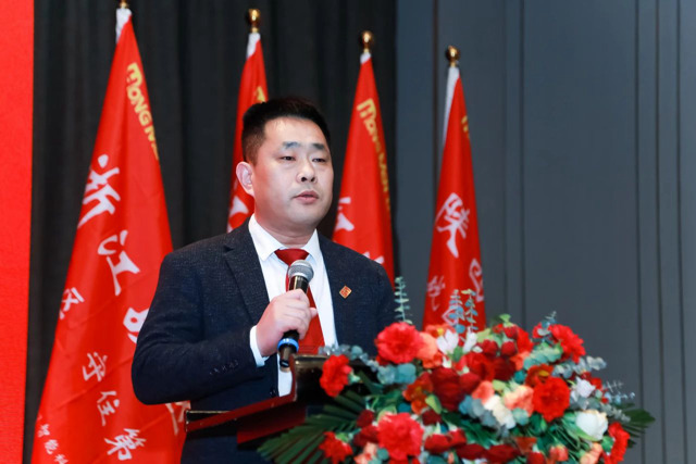 亮剑行动总政委杨攀峰先生致欢迎辞.jpg