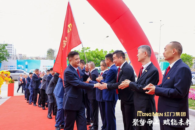 参观利来国际最老品牌网园区5.jpg